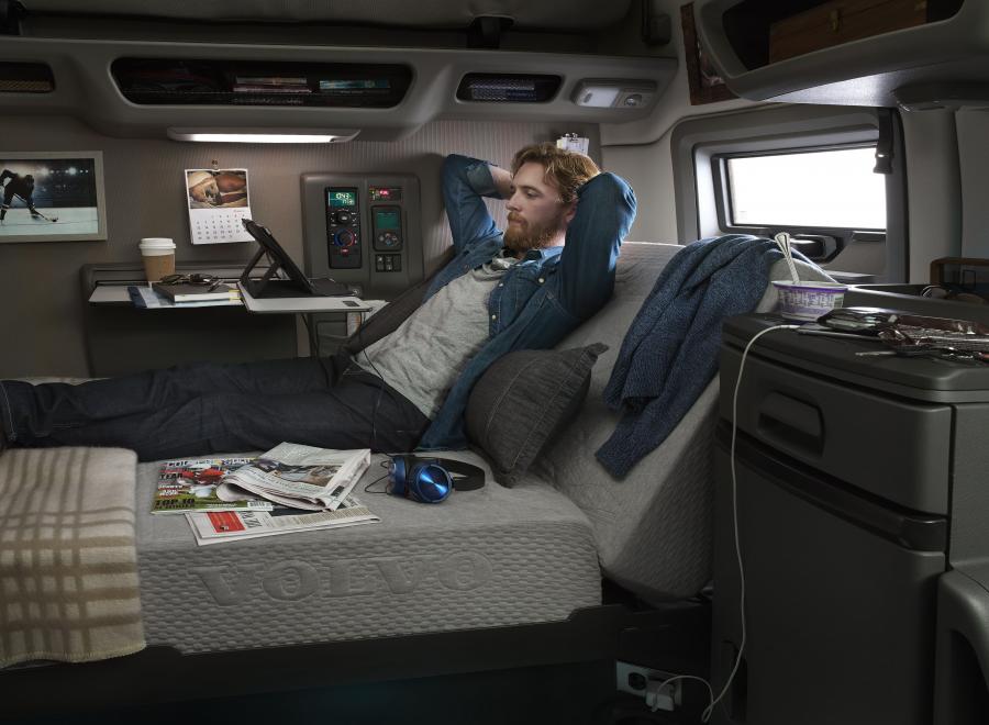 Интерьер Volvo VNL 760 2017 года  (фото 14 из 19)
